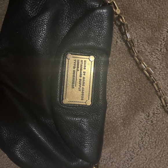 Marc Jacob’s Q Leather Crossbody - Picture 2 of 3